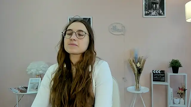 Snapshot of DebbraBickler chatting on 11.26.25 DebbraBickler online show from 11.26.25