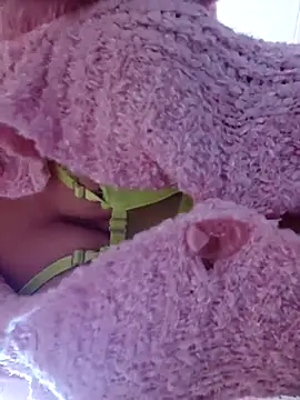 Snapshot of Sara69sexy chatting on 11.24.25 Sara69sexy online show from 11.24.25