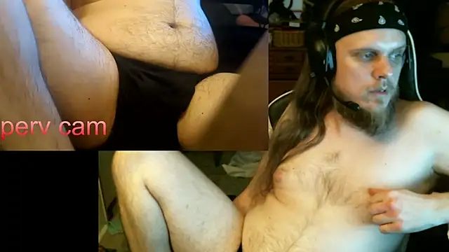 Snapshot of watchmegamer chatting on 11.24.25 watchmegamer online show from 11.24.25