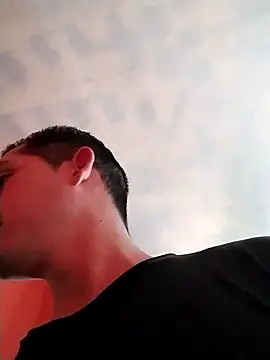 Snapshot of Logan_hetero1 chatting on 11.22.25 Logan hetero1 online show from 11.22.25