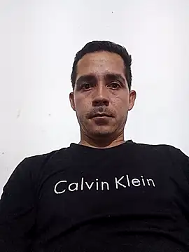 Snapshot of Logan_hetero1 chatting on 11.28.25 Logan hetero1 online show from 11.28.25