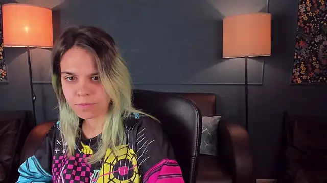 Snapshot of LiraBelle chatting on 11.22.25 LiraBelle online show from 11.22.25