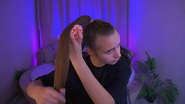 TinyNatalie online show from 11.24.25