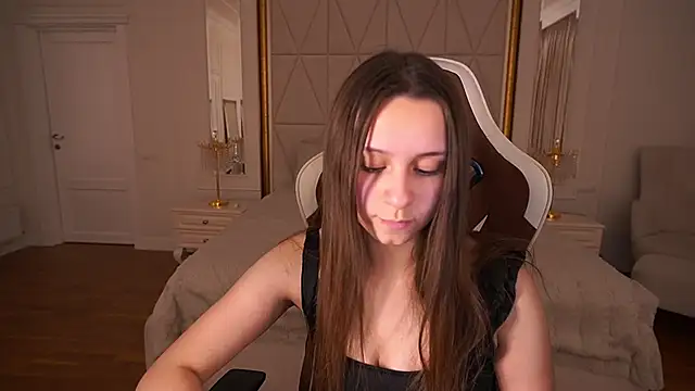 Snapshot of TinyNatalie chatting on 03.10.26 TinyNatalie online show from 03.10.26