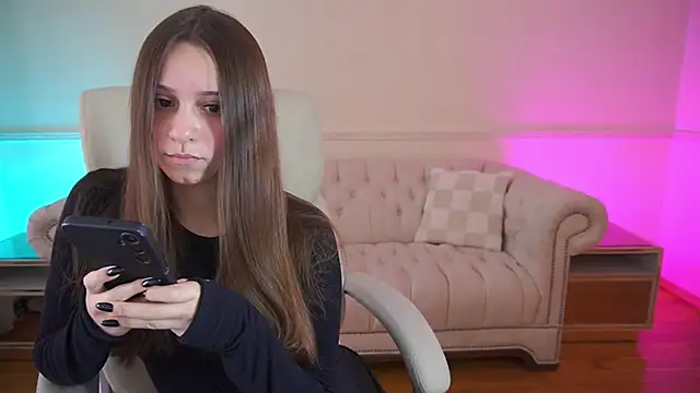 Snapshot of TinyNatalie chatting on 04.01.26 TinyNatalie online show from 04.01.26