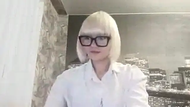 ElenoreVogtman online show from 11.27.25