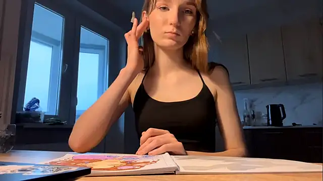 Snapshot of WinterRaffo chatting on 11.30.25 WinterRaffo online show from 11.30.25