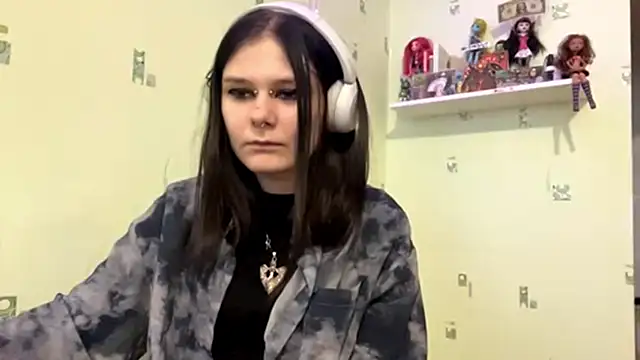 TraceeSchutt online show from 11.30.25