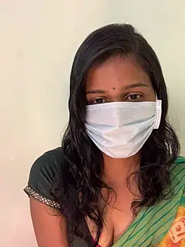 Snapshot of honeygirl6996 chatting on 02.25.26 honeygirl6996 online show from 02.25.26