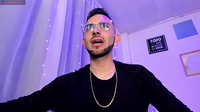 Snapshot of Rayan_ortiz chatting on 11.28.25 Rayan ortiz online show from 11.28.25