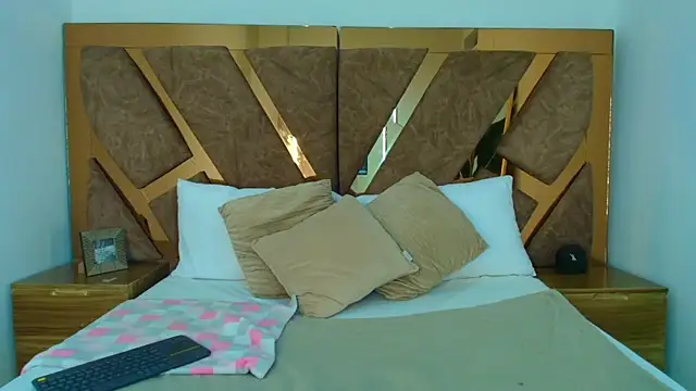 Snapshot of princess_deimos__ chatting on 02.11.26 princess deimos online show from 02.11.26