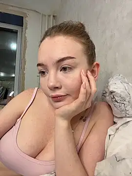 Snapshot of feral__berryss chatting on 11.29.25 feral berryss online show from 11.29.25