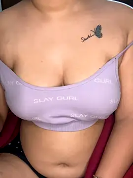 DivyaSharma999 online show from 11.27.25