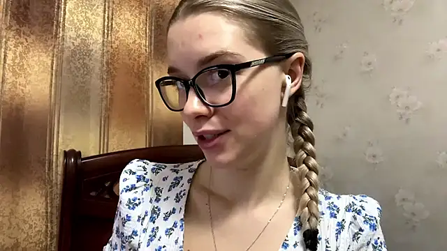 MichikoWienandt online show from 11.26.25