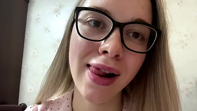 MichikoWienandt online show from 12.02.25