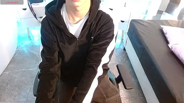 kaelwolf tay online show from 11.30.25