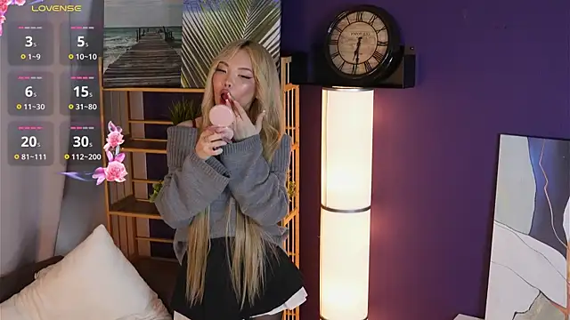 DeliciaKingdom online show from 12.16.25