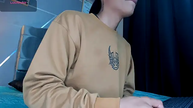 Snapshot of IAN_LEIN chatting on 11.28.25 IAN LEIN online show from 11.28.25