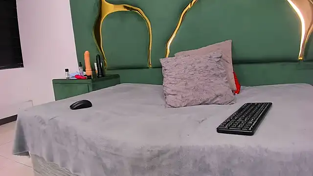 RoxanneBloom online show from 03.13.26