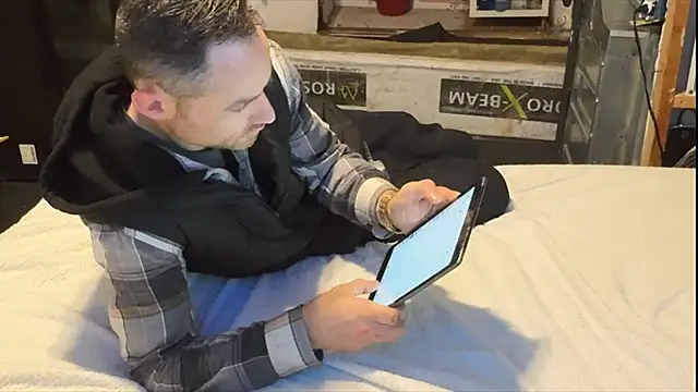 Snapshot of famous1tad chatting on 11.26.25 famous1tad online show from 11.26.25