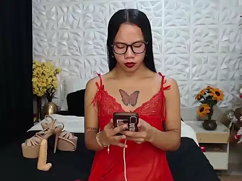 TransGoddessSofia online show from 12.15.25