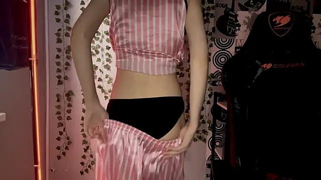 helgicuteness online show from 02.24.26