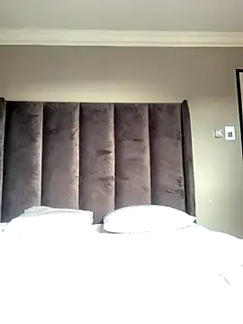 Snapshot of cuddlegiantbear chatting on 11.24.25 cuddlegiantbear online show from 11.24.25