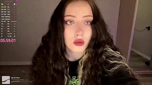 Snapshot of Meowluly chatting on 04.15.26 Meowluly online show from 04.15.26