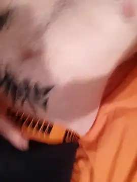 Snapshot of MomentoCaliente00 chatting on 11.23.25 MomentoCaliente00 online show from 11.23.25