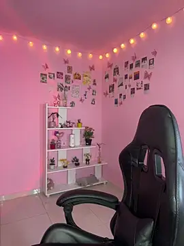 Snapshot of Davne_ chatting on 02.02.26 Davne online show from 02.02.26