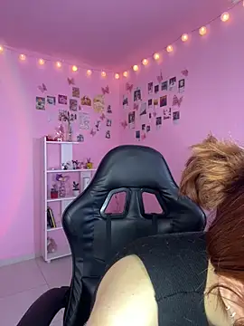 Snapshot of Davne_ chatting on 02.14.26 Davne online show from 02.14.26