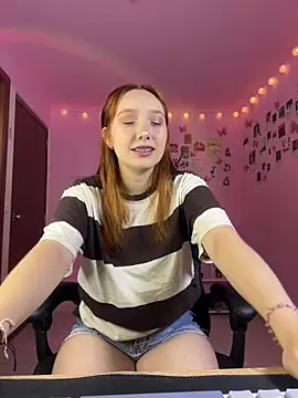 Snapshot of Davne_ chatting on 02.21.26 Davne online show from 02.21.26