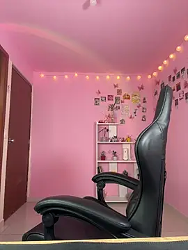 Snapshot of Davne_ chatting on 02.24.26 Davne online show from 02.24.26