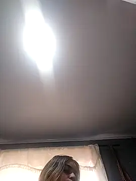 Snapshot of sexy_aurora_ourdoors chatting on 11.25.25 sexy aurora ourdoors online show from 11.25.25