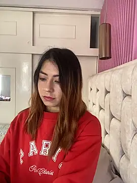 Snapshot of MaddieHunter chatting on 11.25.25 MaddieHunter online show from 11.25.25