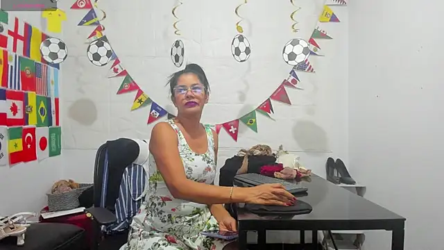 Snapshot of Miss_clarepocahose chatting on 06.26.26 Miss clarepocahose online show from 06.26.26