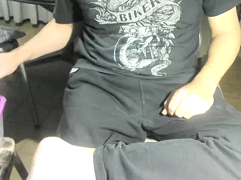 Snapshot of OreCam chatting on 03.18.26 OreCam online show from 03.18.26