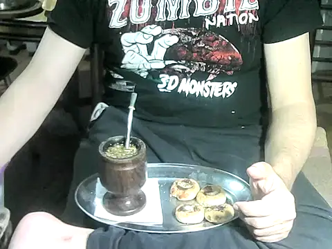 Snapshot of OreCam chatting on 03.25.26 OreCam online show from 03.25.26