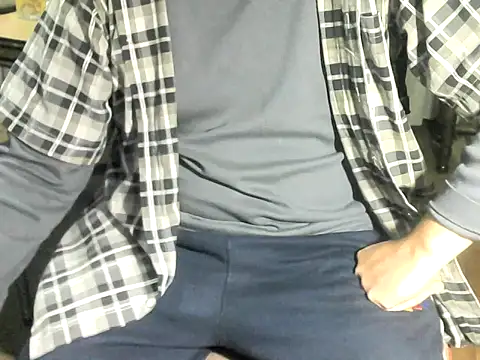 Snapshot of OreCam chatting on 04.09.26 OreCam online show from 04.09.26