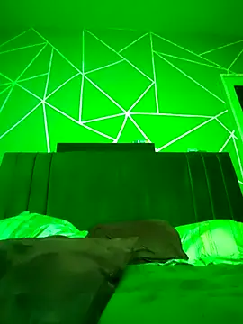 Snapshot of Reynpau19 chatting on 11.25.25 Reynpau19 online show from 11.25.25