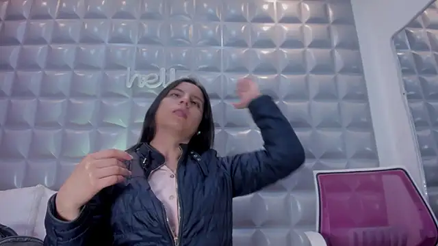 Snapshot of sol-angel chatting on 12.19.25 sol-angel online show from 12.19.25