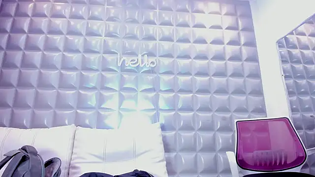 Snapshot of sol-angel chatting on 12.20.25 sol-angel online show from 12.20.25