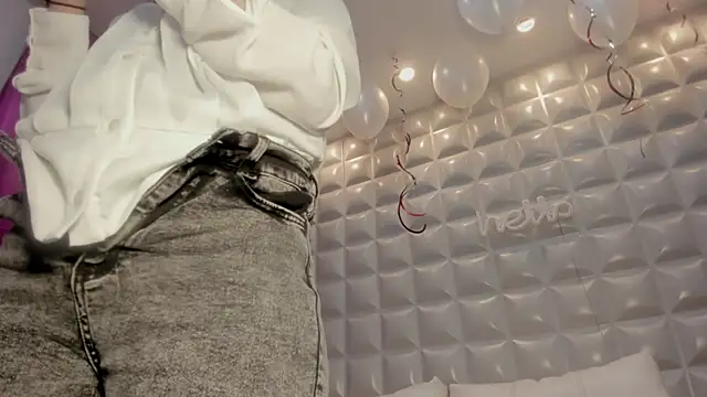 Snapshot of sol-angel chatting on 02.21.26 sol-angel online show from 02.21.26