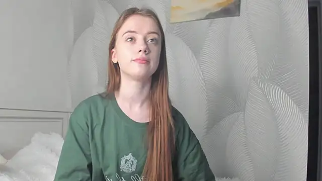 Snapshot of AmyForYouu chatting on 11.30.25 AmyForYouu online show from 11.30.25