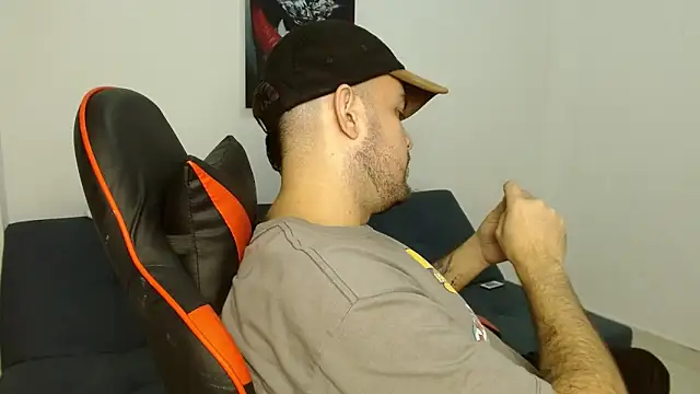 holegape online show from 06.15.26