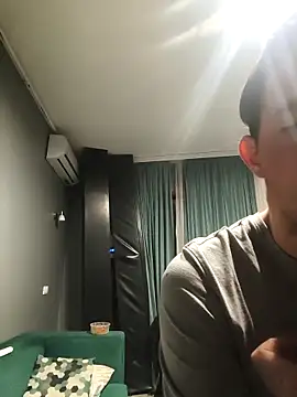 Snapshot of Razvan696969 chatting on 02.21.26 Razvan696969 online show from 02.21.26