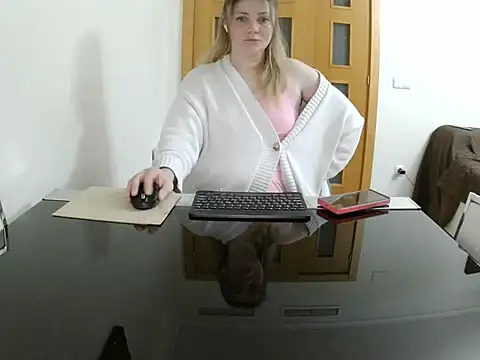 Adelyxveex online show from 01.10.26