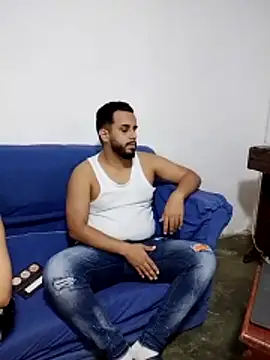 the pink girl online show from 11.25.25