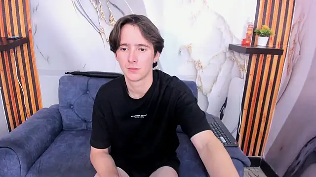 Aaron LatinMen2 online show from 11.26.25