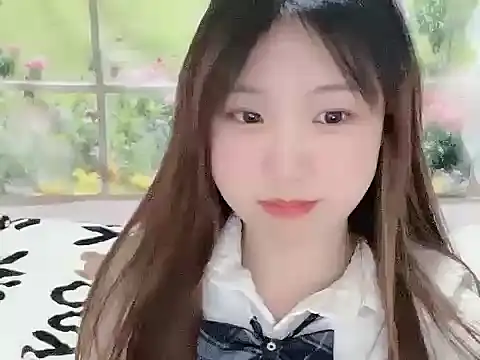 Snapshot of Poppy13 chatting on 11.25.25 Poppy13 online show from 11.25.25